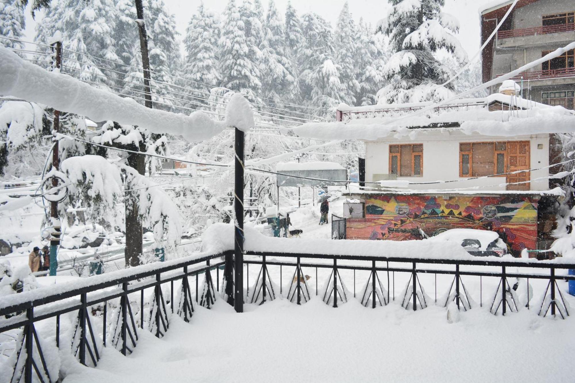 Hotel The Neelgiris Manāli Exterior foto