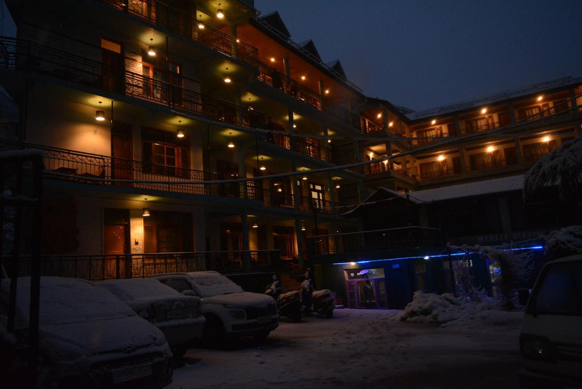Hotel The Neelgiris Manāli Exterior foto